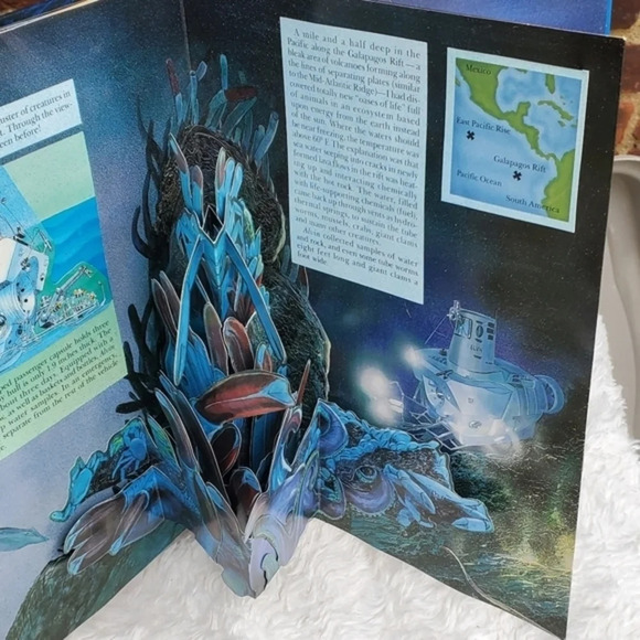 Vintage pop up‎ explorer book - Picture 2 of 6